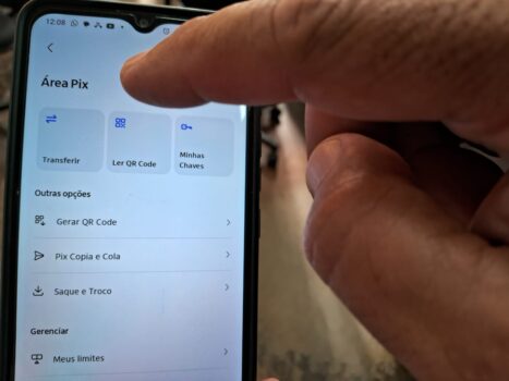 Manicure sofre estelionato e perde dinheiro (Foto: O Diário de Barretos)