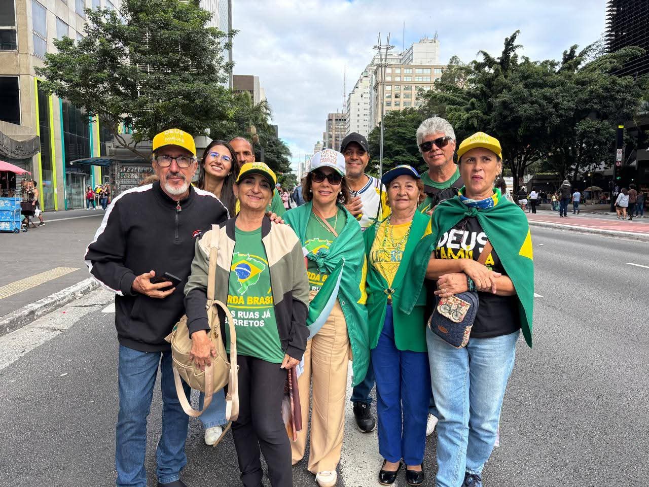 Barretenses participam de manifestação na Paulista