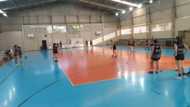 WhatsApp Image 2026-03-02 at 17.38.08 As equipes de basquete feminino das categorias Sub-14 e Sub-15 do Colégio FEB/Instituto APAB, após realizarem uma semana de avaliação com a coordenação da treinadora Cynthia Almeida