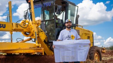 WhatsApp Image 2026-03-03 at 16.53.18 A cidade de Barretos deu início, no dia 27 de fevereiro, à construção do novo campo de futebol do bairro Vida Nova, que receberá o nome de Walter Fortunato da Silva.