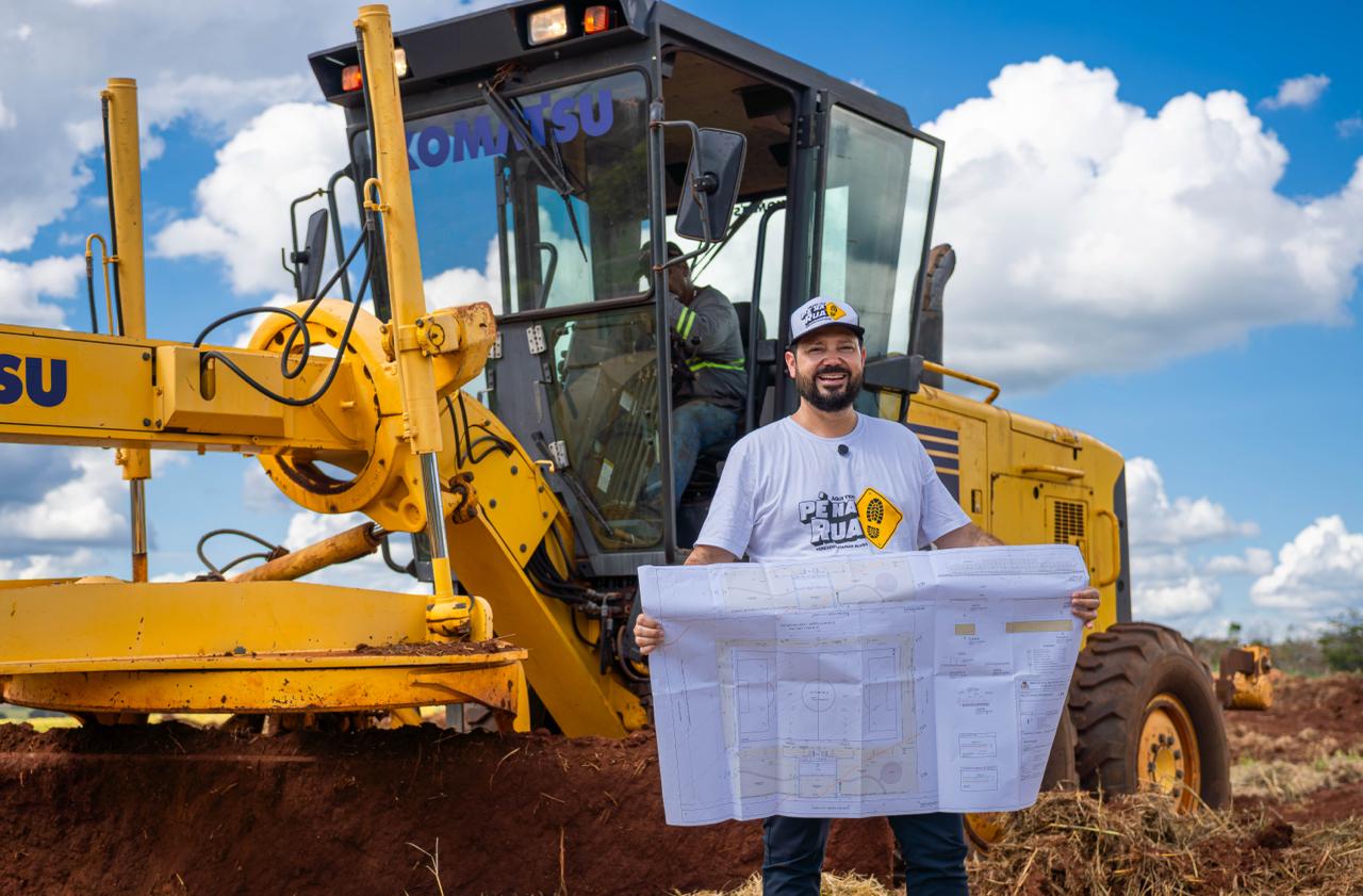Vereador anuncia emenda de R$ 2 milhões para campo de futebol no Vida Nova