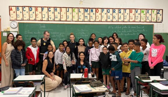 Com o início do ano letivo de 2026, a Prefeitura de Barretos e a Polícia Civil retomaram as atividades do projeto “Polícia Civil na Escola”.