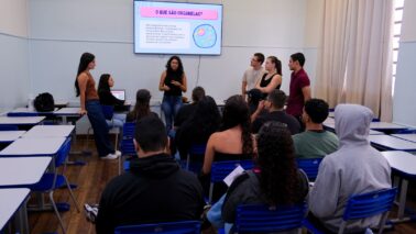 A integração entre o ensino superior e a rede pública estadual ganhou um novo capítulo com a chegada das atividades de extensão da Faculdade de Ciências da Saúde Dr. Paulo Prata (FACISB) à Escola Estadual Coronel Almeida Pinto.