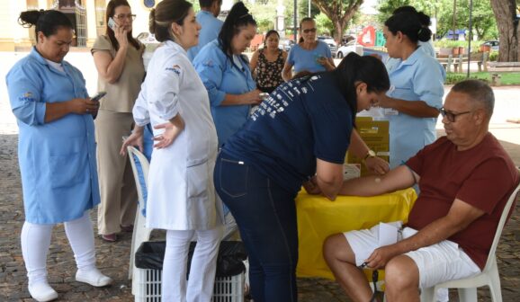 Ação na praça alerta para prevenção de doenças renais
