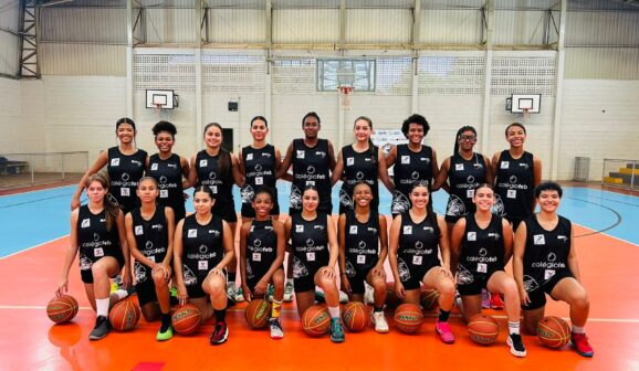 As equipes sub-13, sub-14 e sub-15 da APAB Barretos/Unifeb receberam novos uniformes de treino para utilização ao longo da temporada 2026