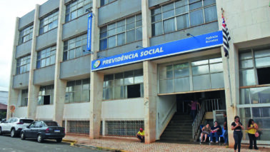 INSS segue sem rampa elevatória e sem resposta sobre solução