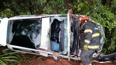 Acidente mobiliza equipes de resgate na Assis Chateaubriand (Foto: O Diário de Barretos)
