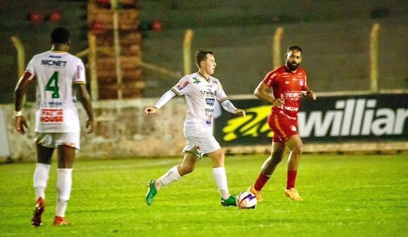 A equipe do Barretos Esporte Clube perdeu a invencibilidade no Campeonato Paulista da Série A4 para a equipe da Associação Atlética Internacional de Bebedouro