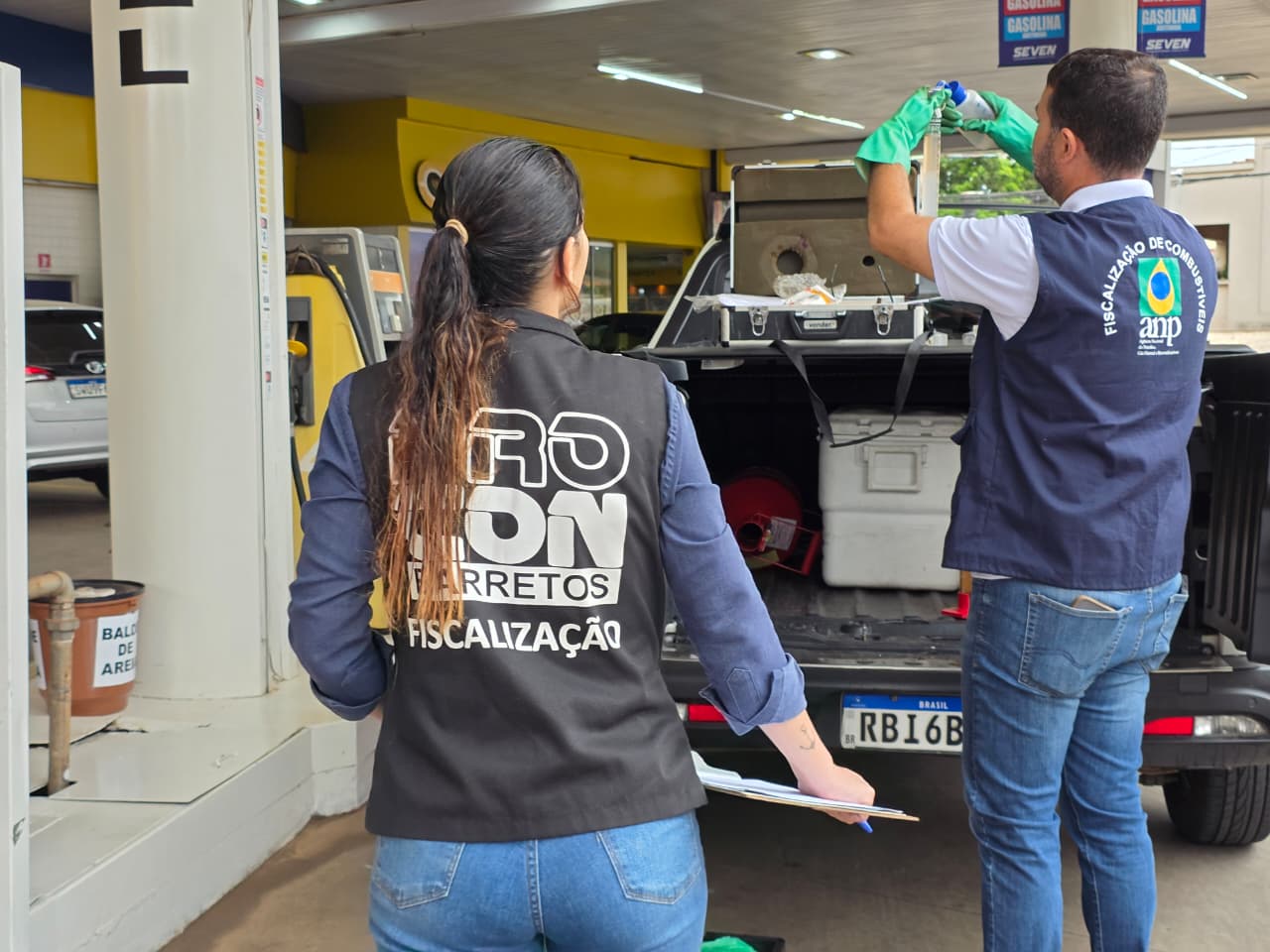 Fiscalização verifica preços e qualidade dos combustíveis em Barretos