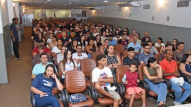 Reunião orienta alunos selecionados para embarque internacional