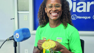 ATLETISMO: Juliana Santos, que representou o Brasil em competição Master Barretense retorna do Uruguai com três ouros e uma prata