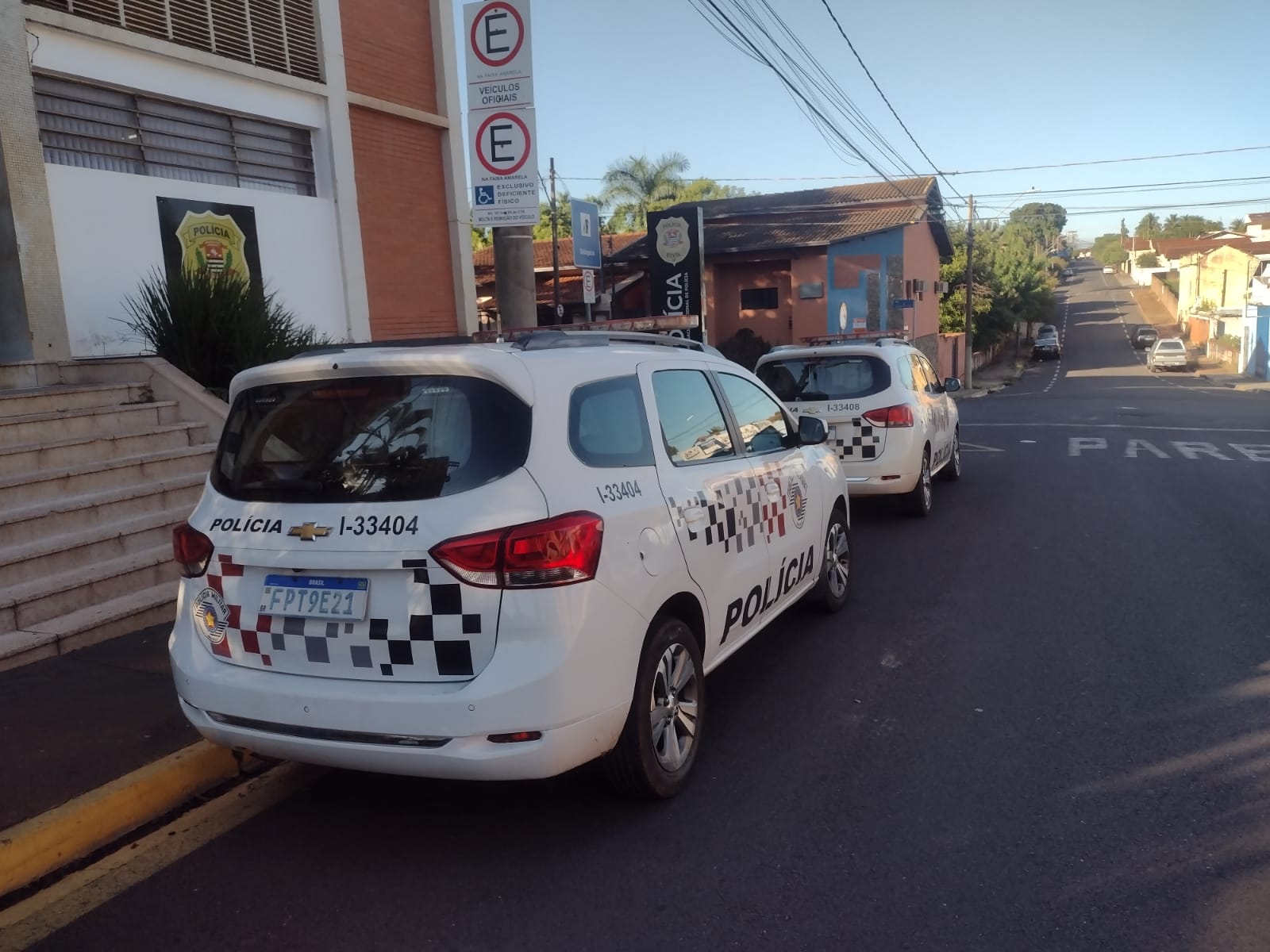 Polícia Militar confirma a prisão de três indivíduos após roubo a residência