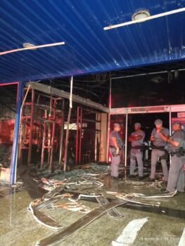 Incêndio destrói loja do supermercado Iquegami em Olímpia (Foto: O Diário de Barretos)