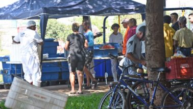 Bom Prato Móvel ganha novo endereço e registra grande movimento 