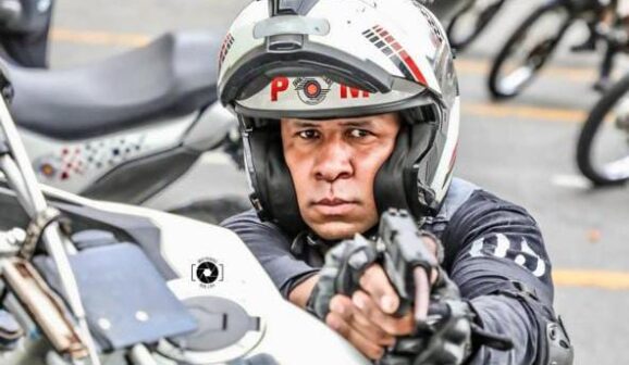 O cabo Ricardo concluiu, nesta sexta-feira (20), o curso de especialização em Policiamento Tático com Motocicletas (ROCAM), no 2º Batalhão de Polícia de Choque