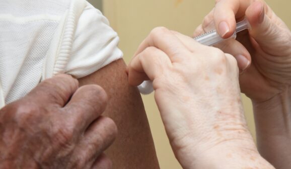 Vacina contra novas cepas marca Dia D contra a gripe