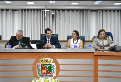 Rotary homenageia personalidades com Diploma de Reconhecimento