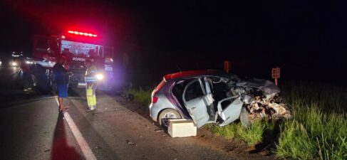 Colisão entre carro e caminhão deixa condutor ferido na Faria Lima (Foto: O Diário de Barretos)