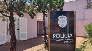 Homem é preso em flagrante por ameaçar a mãe 