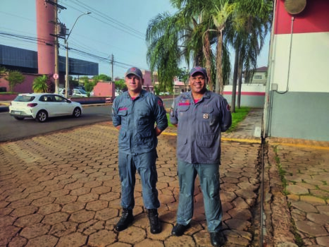 Bombeiros completam 20 anos de serviço e recebem homenagem
