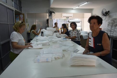 Produção de fraldas ganha novos voluntários