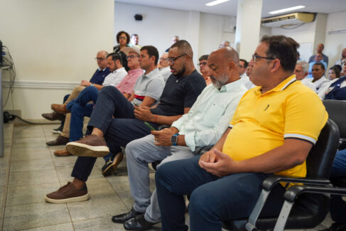 Vereadores participam de apresentação e ajudam Santa Casa de Barretos