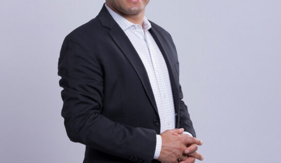 “Soco, soco, bate, bate, soco, soco, vira, vira”