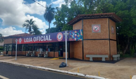 Os ingressos estão disponíveis exclusivamente na Loja Os Independentes, dentro do Parque do Peão