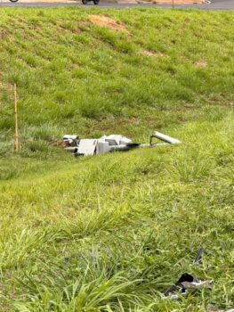 Peças do radar foram parar no canteiro central da via das Nações