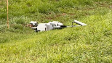 Peças do radar foram parar no canteiro central da via das Nações