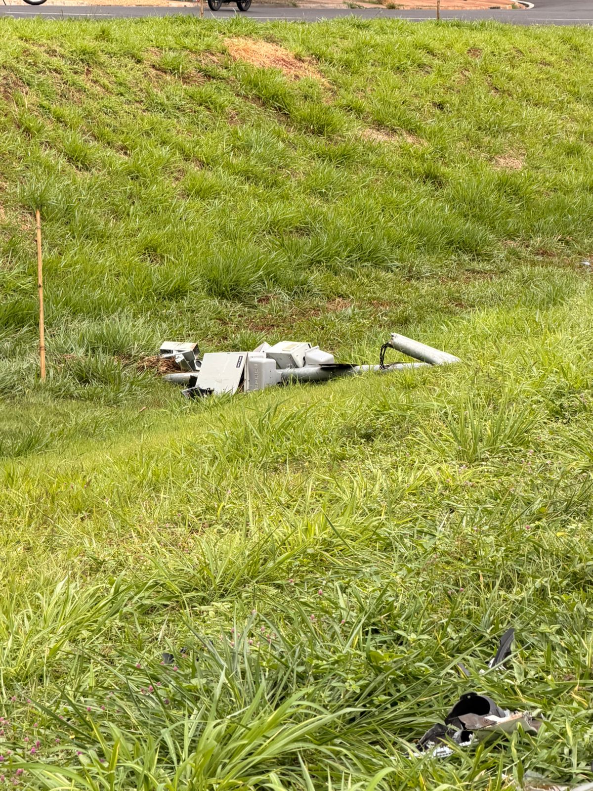 Radar na avenida das Nações é destruído em acidente