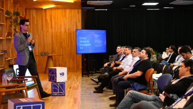 DELEGADO LANÇA LIVRO