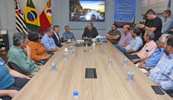 Encontro com prefeito Odair e secretários teve participação de representantes do setor de engenharia