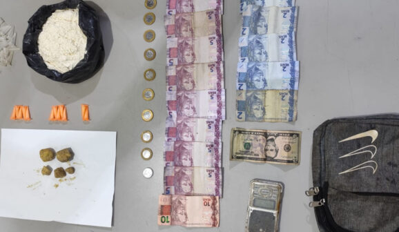 Jovem é detido pela PM por tráfico no conjunto Newton Sopa (Foto: O Diário de Barretos)