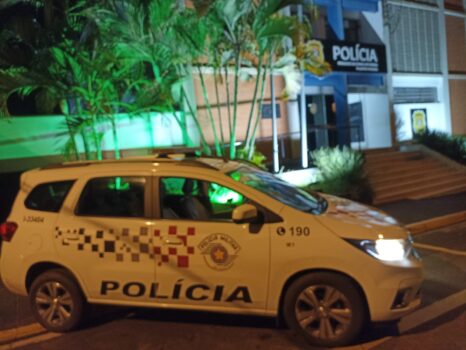 Mulher é detida por furto em supermercado (Foto: O Diário de Barretos)