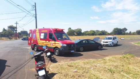 Bombeiros socorrem condutora vítima de acidente (Foto: O Diário de Barretos)