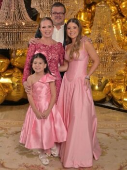 Nadja Telles Antunes Silva celebrou seus 5.0 em festança