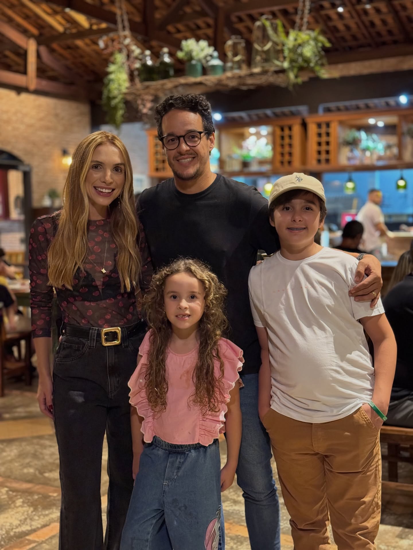 Thaísa Moreto completa mais um ano de vida