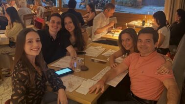 Família se encontra no badalado MoMa-Modern Mamma Osteria