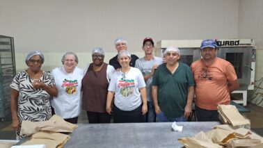 Foco nos voluntários da organização da Festa Italiana