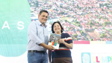 O prefeito Geninho e as secretária de Cultura e Defesa do Folclore