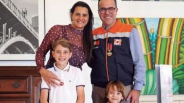 O coordenador Ricardo Maia junto a família O coordenador Ricardo Maia junto a família