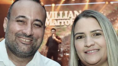 Anderson de Souza Alves e Poliana da Silva Alves prestigiaram o show As Lendas