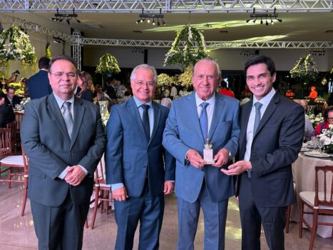 Sebastião Misiara recebe Troféu e cita inspiração em Monteiro Filho  