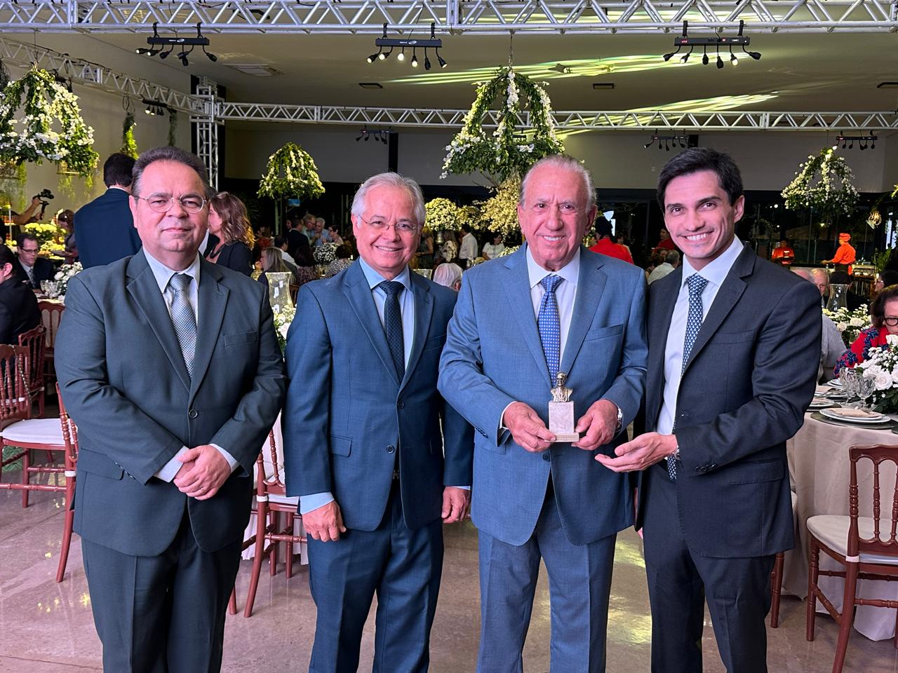 Sebastião Misiara recebe Troféu e cita inspiração em Monteiro Filho  