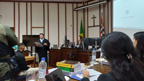 Justiça barretense julga cinco envolvidos réus por morte adolescente