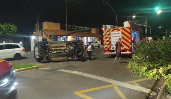 Bombeiros atendem acidente na madrugada deste domingo em Barretos
