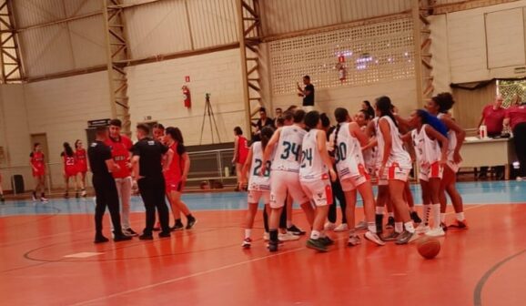 Basquete feminino da APAB Barretos/Unifeb vence Franca na estreia