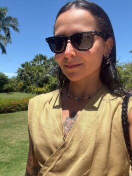 Júlia Paes Lombardi no seu estilo good vibes