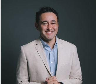 A palestra “Pequenas Empresas, Grandes Vendas: Como usar IA para crescer em 2026” será realizada hoje (27), às 19h, no Cine Barretos, pelo empreendedor Ricardo Souza, que tem mais de 15 anos na área.